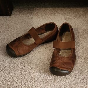 Keen Brown Flats with Black Toe